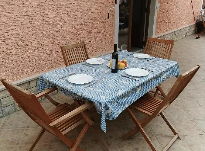 Darinka Apartman *